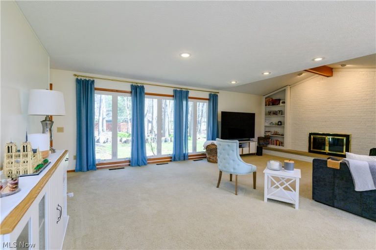 10483 Shale Brook Way, Strongsville, OH - Photo 4
