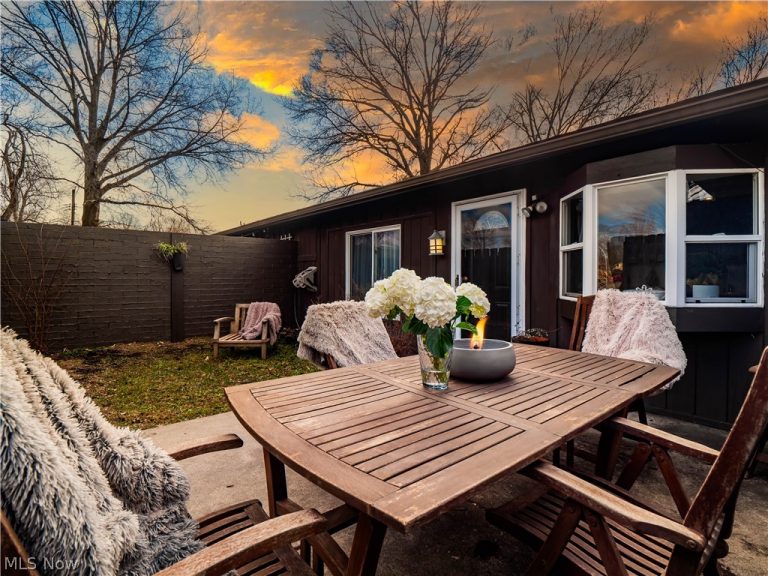 53 Greenfield Court, Berea, OH - Photo 4