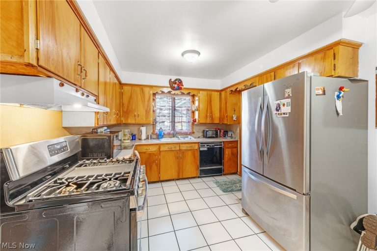 67 Valencia Drive, Cuyahoga Falls, OH - Photo 6