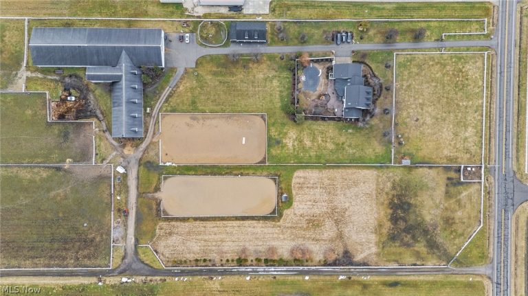 16501 Station Road, Columbia Station, OH - Photo 2