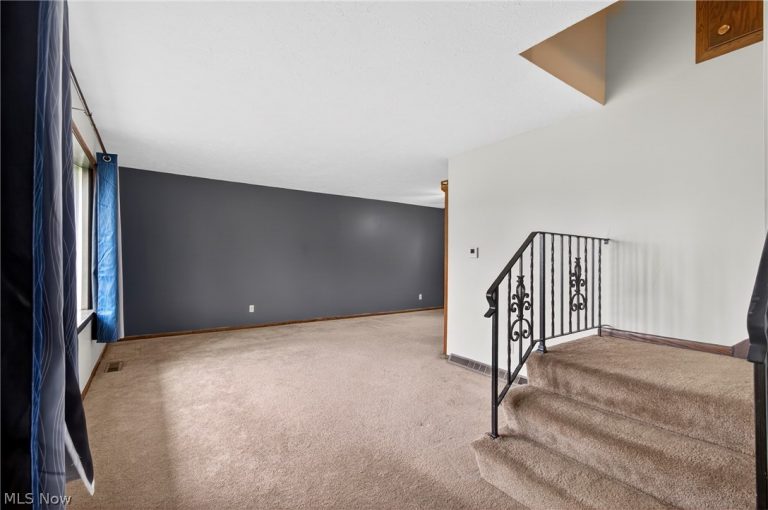 7432 Klingston Street, Massillon, OH - Photo 8