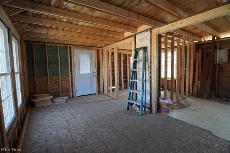 4149 Arrel Road, Youngstown, OH - Photo 8