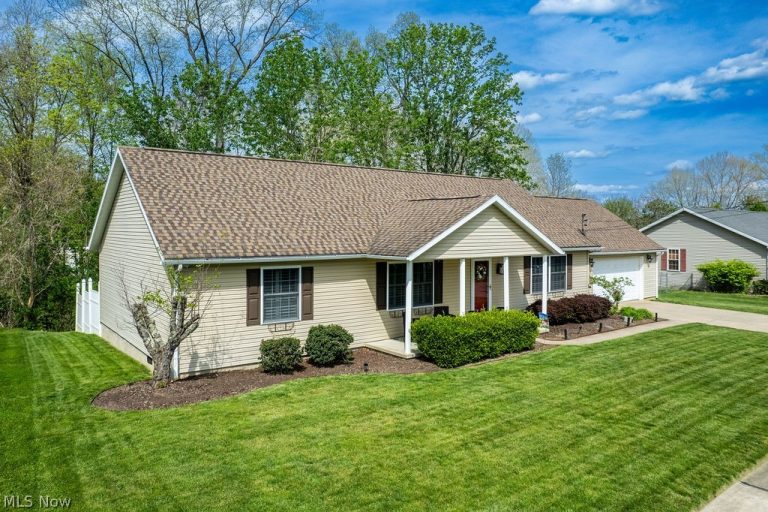 261 Brooktree Drive, Parkersburg, WV - Photo 2