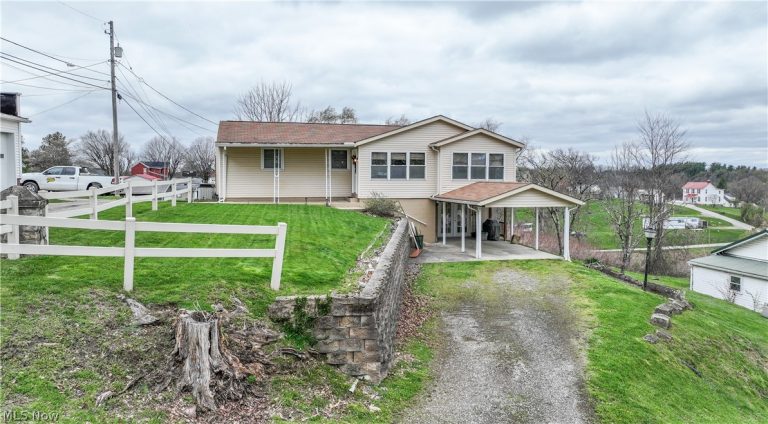 112 Cole Street, Barnesville, OH - Photo 2