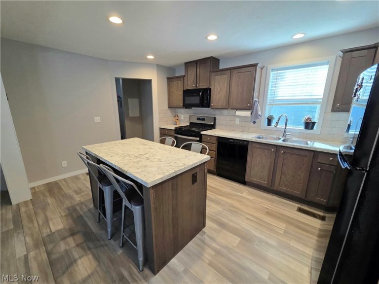 444 Westwoods, Amherst, OH - Photo 6