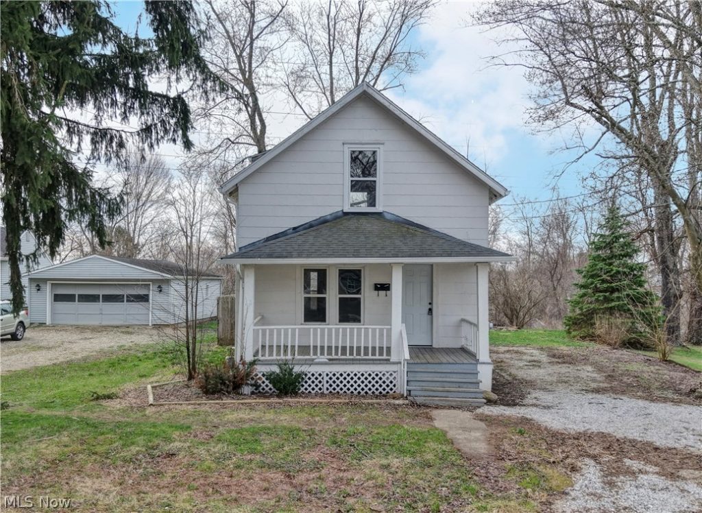 994 Perry Avenue, Barberton, OH