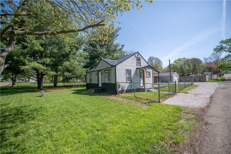 324 Charlotte Avenue, Canton, OH - Photo 3