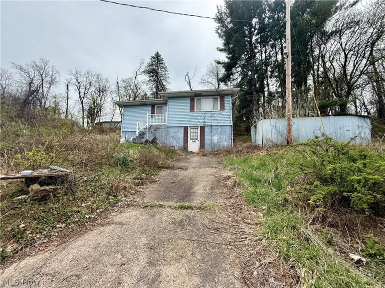 57212 Westlawn Avenue, Martins Ferry, OH, 43935