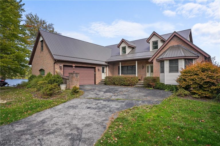 410 Geneva Point, Roaming Shores, OH, 44084