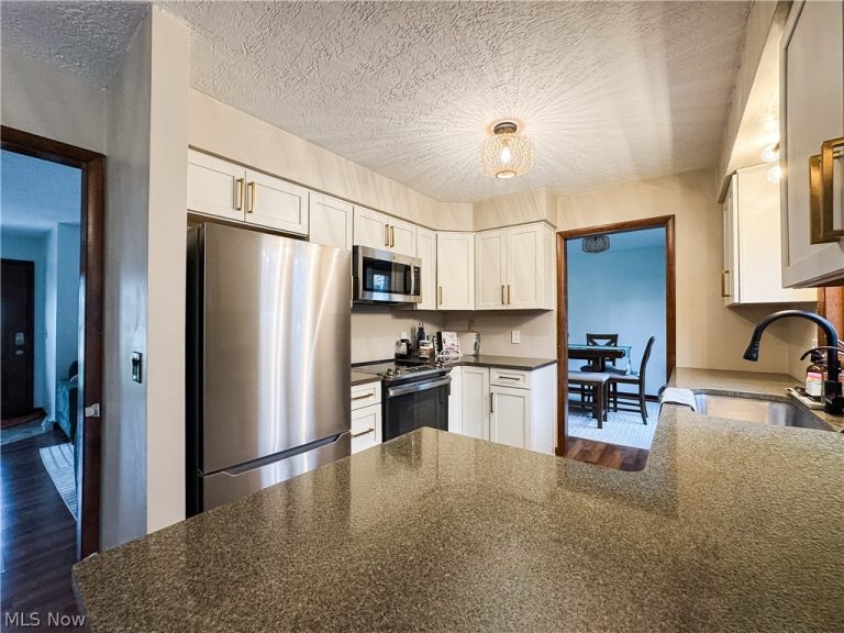 2412 Audubon Road, Akron, OH - Photo 8