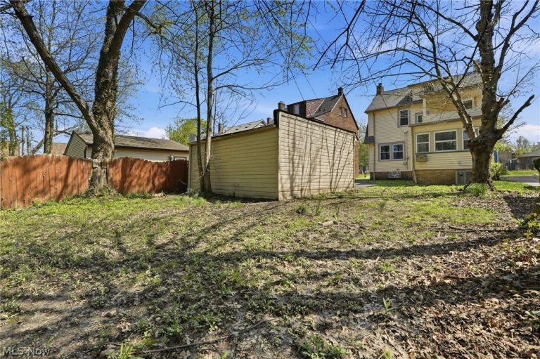 1912 Janette Avenue, Cleveland Heights, OH - Photo 5