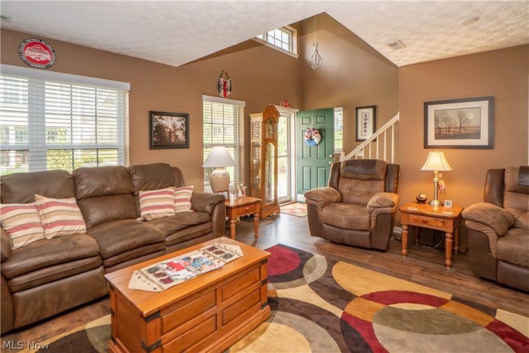 13667 Woodcroft Trace, North Royalton, OH - Photo 3