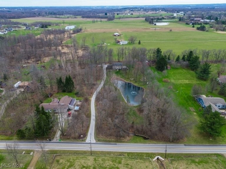 4702 Paradise Road, Seville, OH - Photo 2