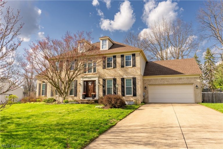 2903 Aylesbury Street, North Canton, OH, 44720