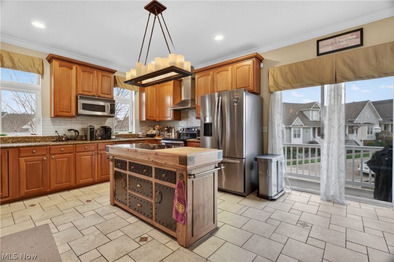 303 Arizona Avenue, Lorain, OH - Photo 6