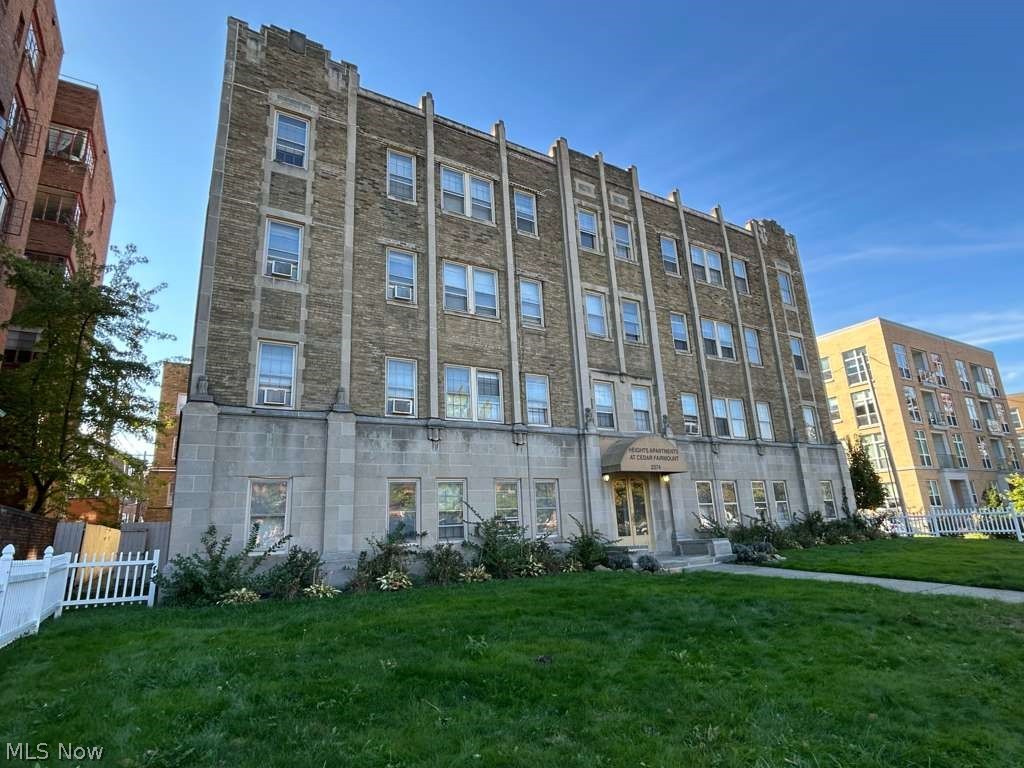2374 Euclid Heights Boulevard, Cleveland Heights, OH