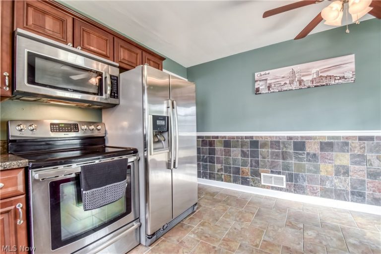 1731 Silver Street, Wickliffe, OH - Photo 8