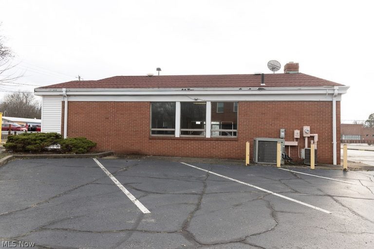 2911 Youngstown Road, Warren, OH - Photo 5