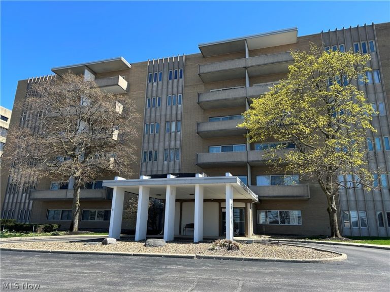 3167 Linden Road #204, Rocky River, OH, 44116