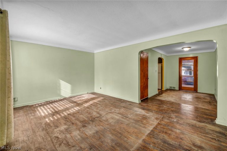 1227 Avondale Road, South Euclid, OH - Photo 3