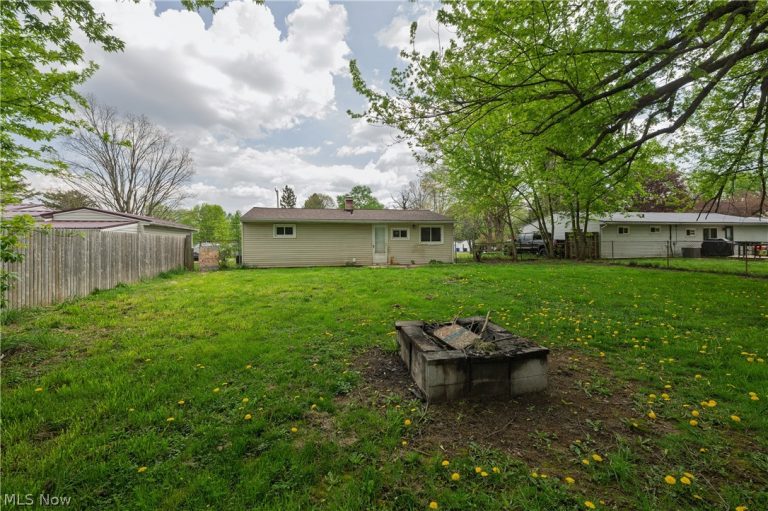 2889 Polly Road, Ravenna, OH - Photo 3