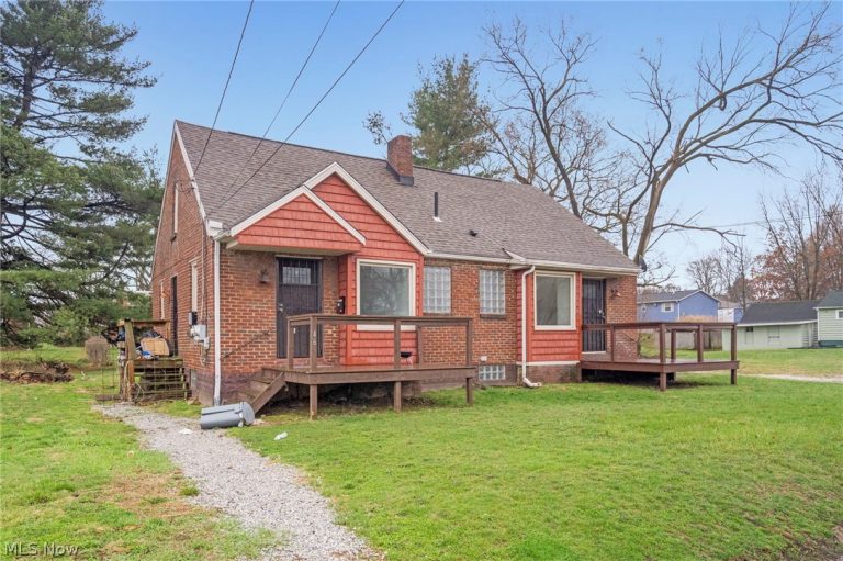 442 Fenton Avenue, Canton, OH - Photo 2