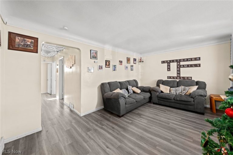 3817 Woodbridge Avenue, Cleveland, OH - Photo 3