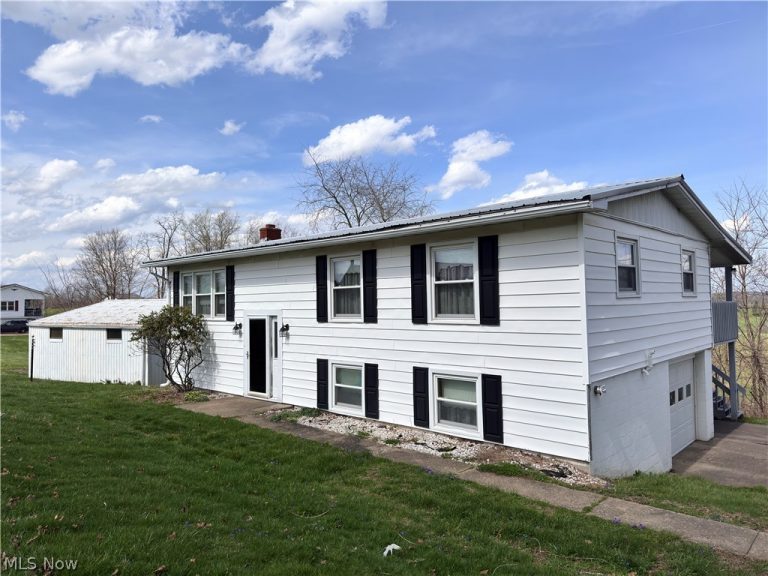60945 Sandy Ridge Road, Barnesville, OH - Photo 3