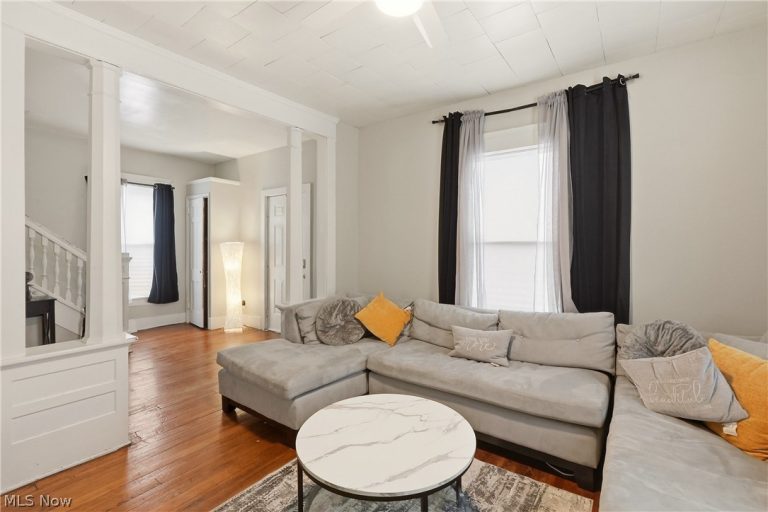 975 Raymond Street, Akron, OH - Photo 8