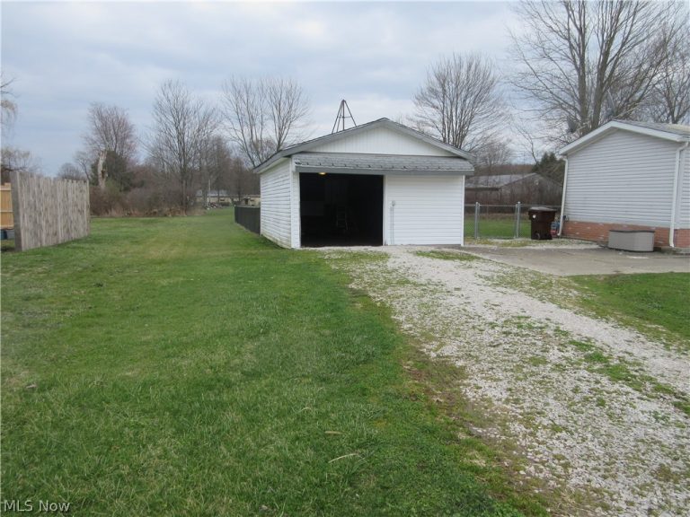 4546 Pymatuning Lake Road, Andover, OH - Photo 3