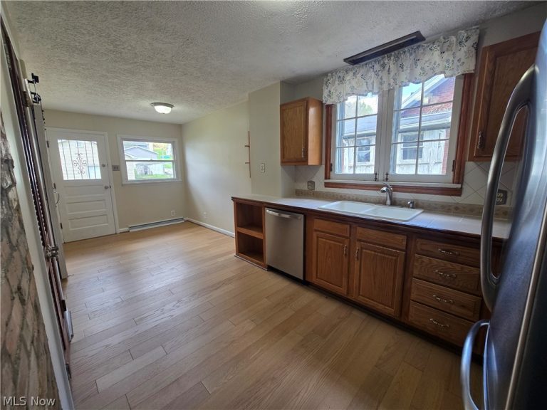 1720 Chestnut Street, Coshocton, OH - Photo 6