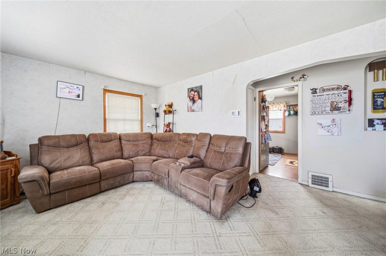 279 327th Street, Willowick, OH - Photo 4