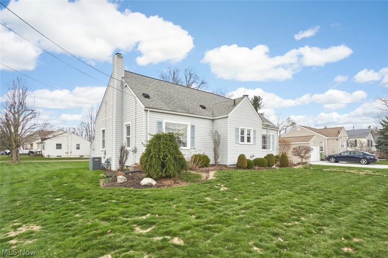 122 Fenton Avenue, Mogadore, OH - Photo 2