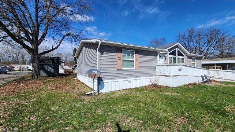 345 Sea Gull Lane, New Philadelphia, OH - Photo 2