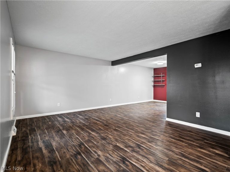 5922 Opal Street, North Ridgeville, OH - Photo 6