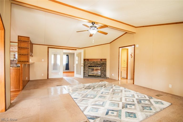 13533 Emerson Avenue, Williamstown, WV - Photo 4