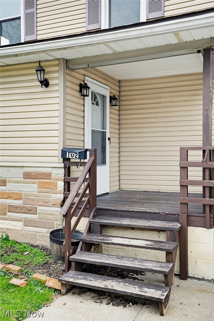 102 Brookside Avenue, Akron, OH - Photo 4