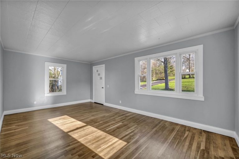 12316 Upper Sunset Drive, Garfield Heights, OH - Photo 3