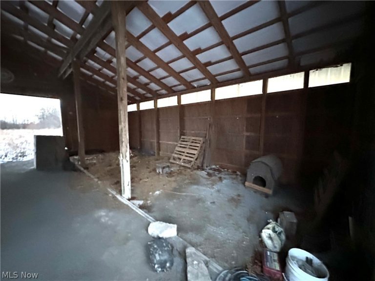 5733 Miller Road, Lowellville, OH - Photo 4