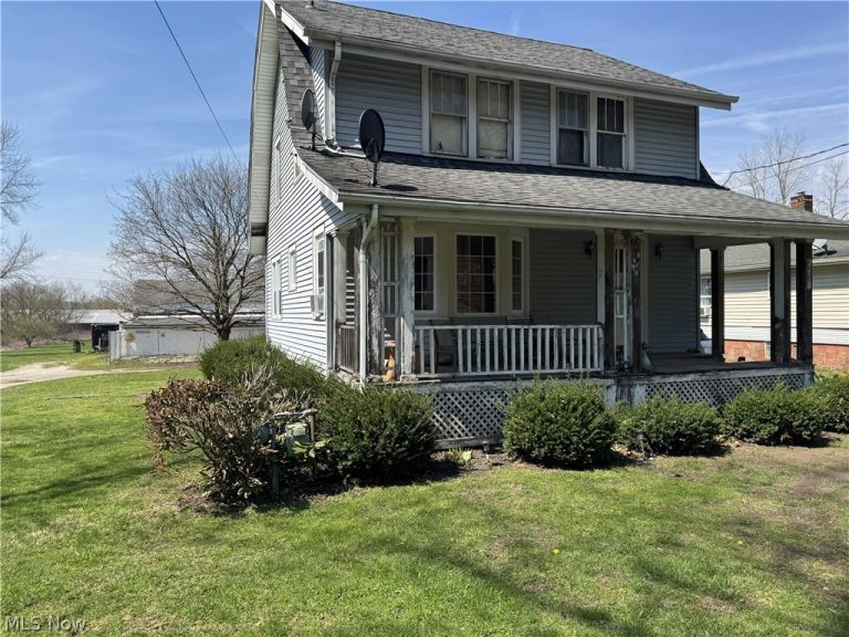 2112 Warren Avenue, Akron, OH - Photo 2