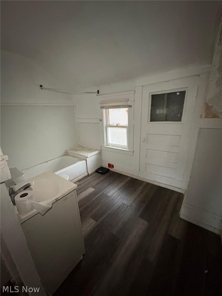 12520 Cornado Avenue, Cleveland, OH - Photo 5