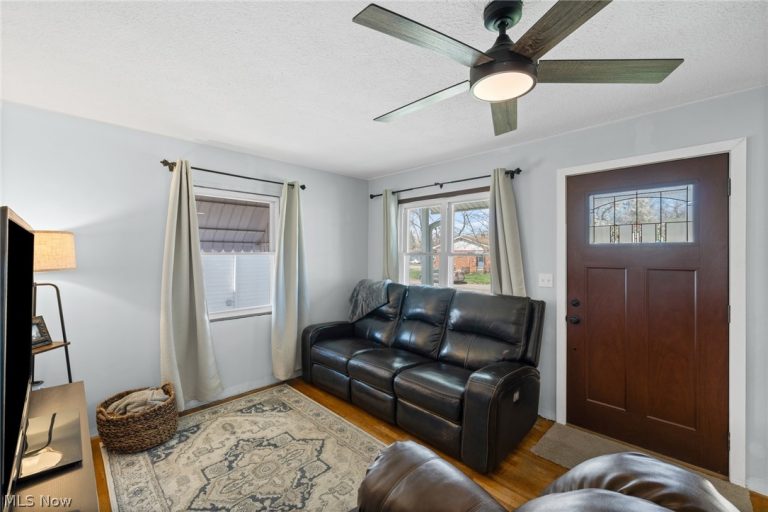 509 Cambridge Avenue, Elyria, OH - Photo 6