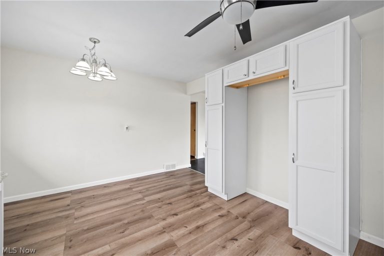 239 Habant Drive, Amherst, OH - Photo 6