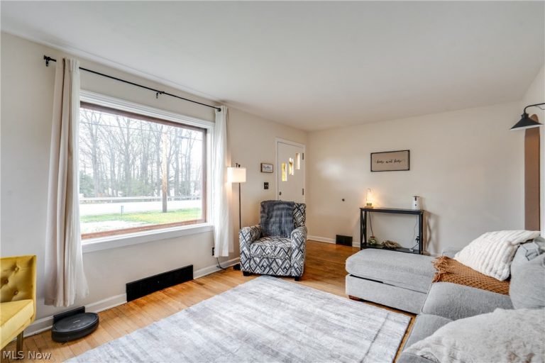 144 Perry Drive, Canton, OH - Photo 5