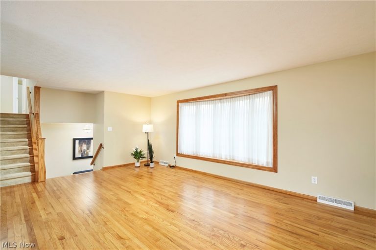 6403 Huntington Drive, Solon, OH - Photo 4
