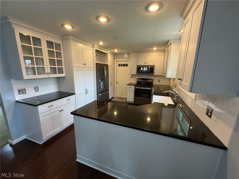 3135 Circleview Drive, Dover, OH - Photo 5