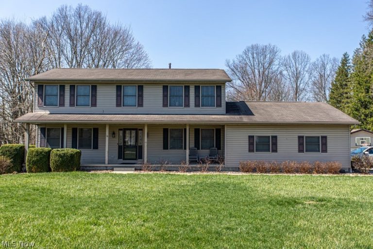 900 McArthur Drive, Girard, OH, 44420