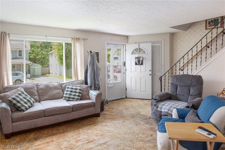 419 Meadow Lane, Painesville, OH - Photo 4