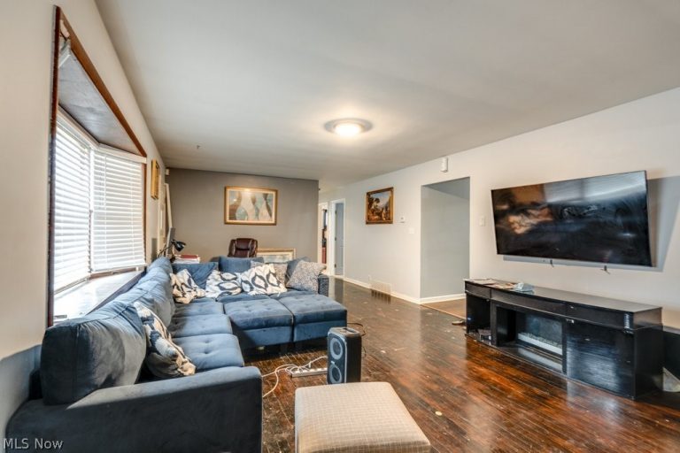 200 Cochran Road, Cuyahoga Falls, OH - Photo 4