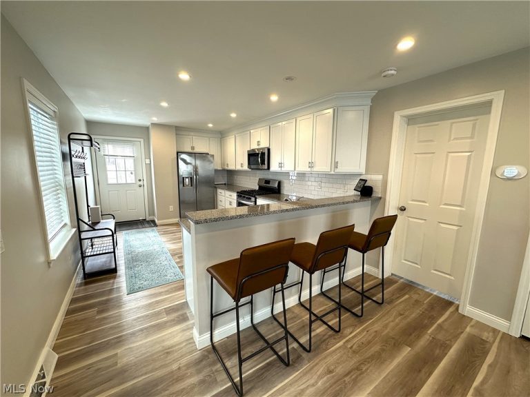 4433 Fenwick Avenue, Cleveland, OH - Photo 3